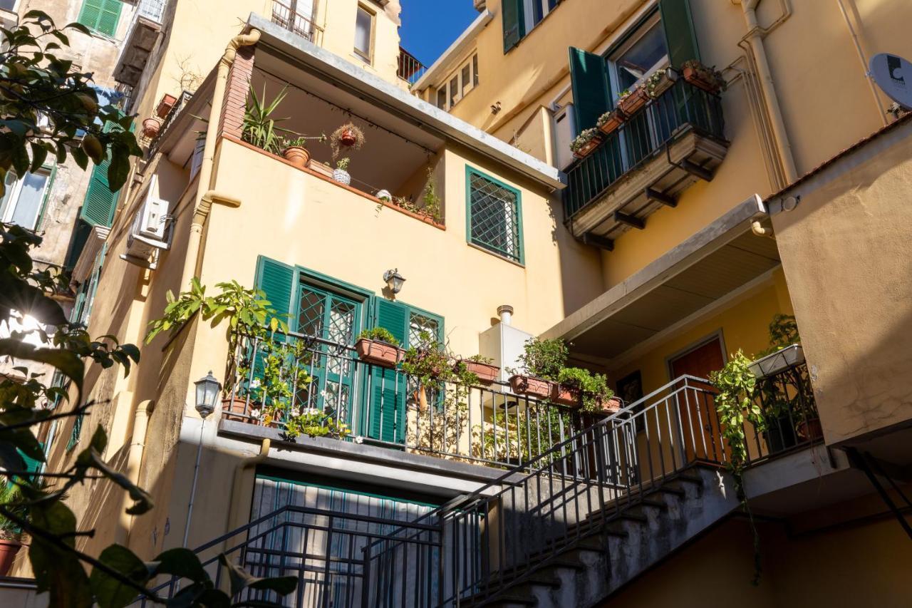Colored House Until 7 People Above Sqplebiscito Neapel Exterior foto
